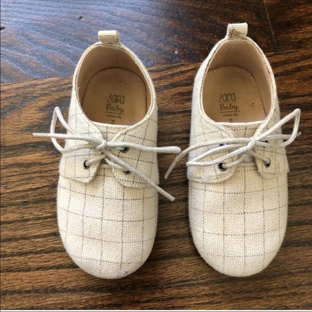 ISO!!! Looking for these shoes!! Size 6 or 7!!